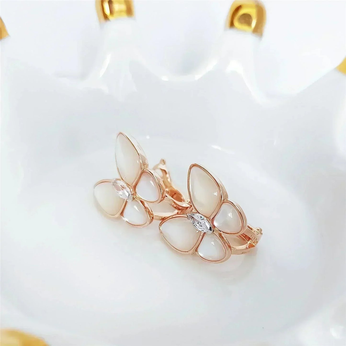 [Rosla Jewelry]BUTTERFLY MOP DIAMOND EARRINGS