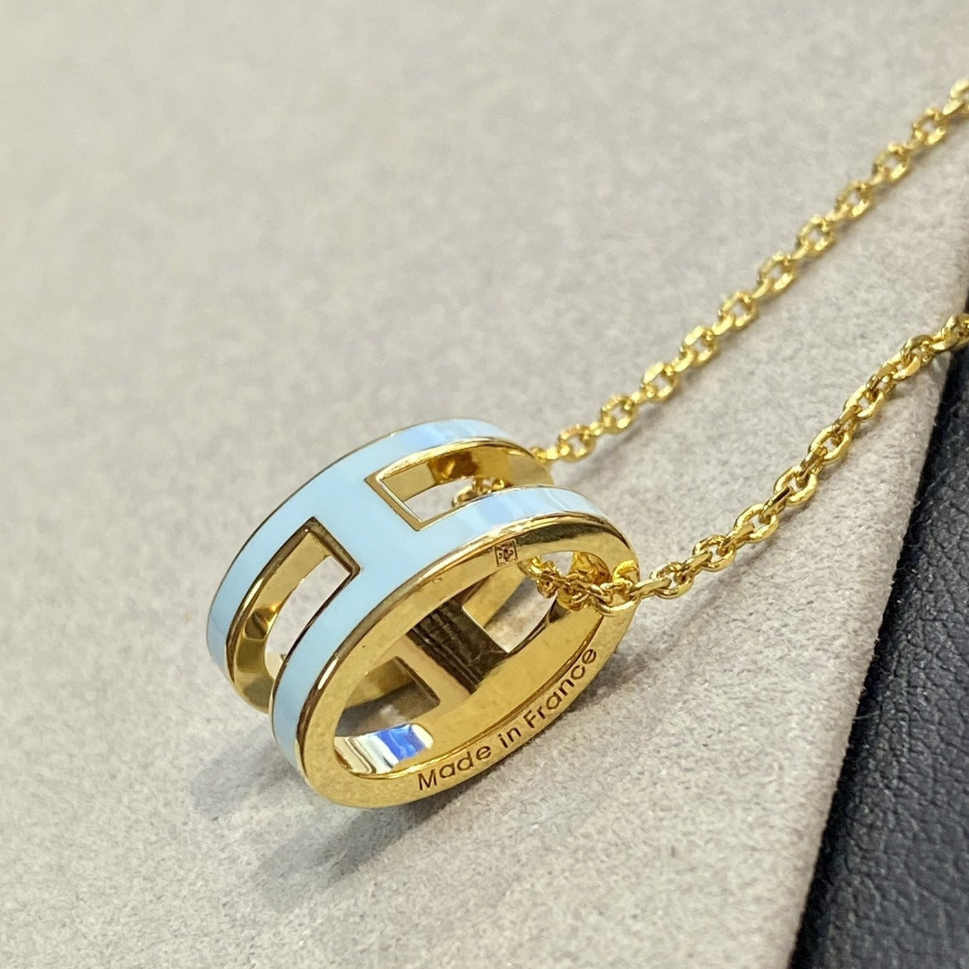 [Rosla Jewelry]POP H LIGHT BLUE NECKLACE