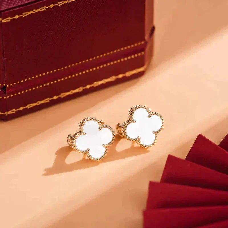 [Rosla Jewelry]CLOVER MEDIUM 1 MOTIFS  WHITE MOP STUD EARRINGS