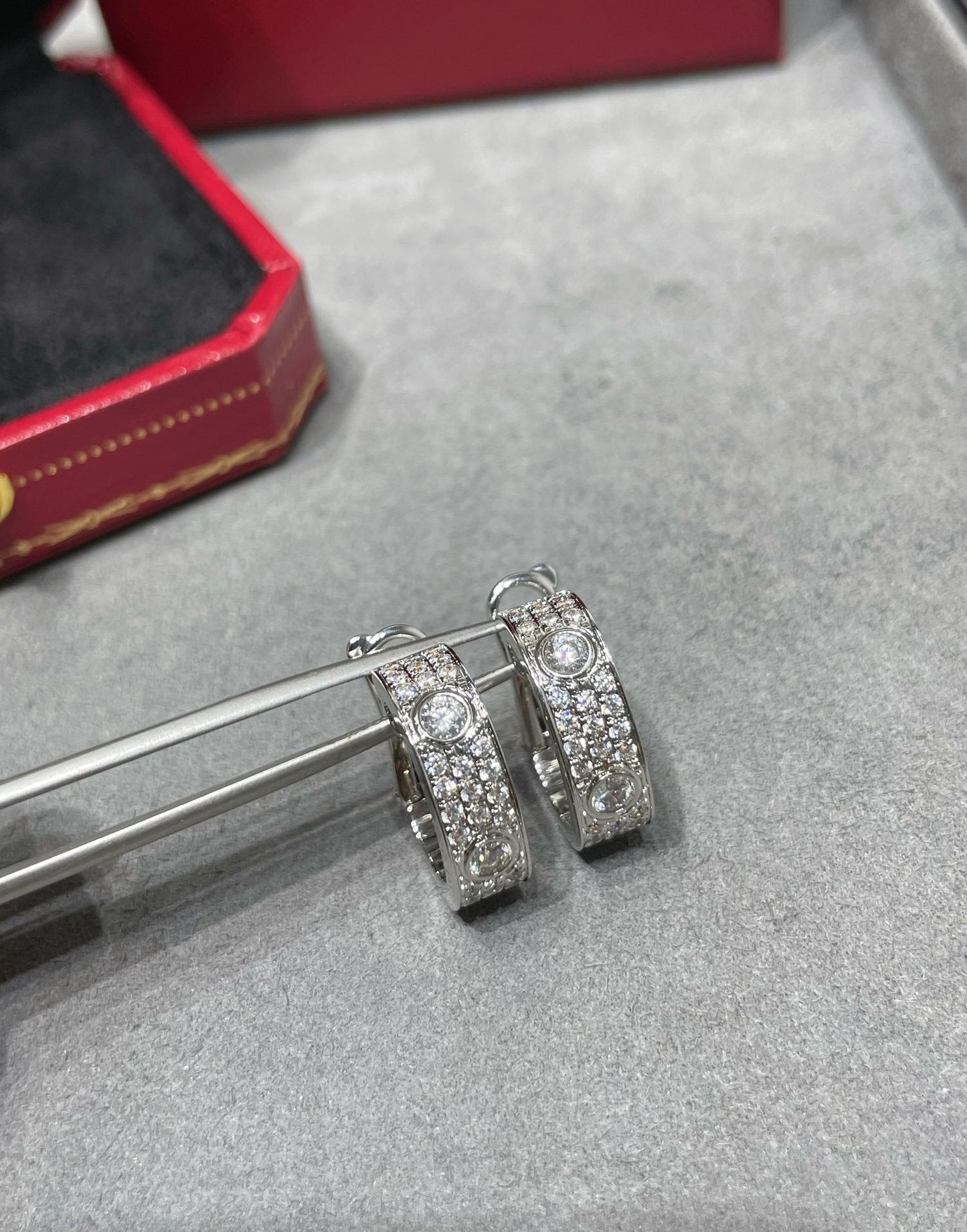 [Rosla Jewelry]LOVE 5.5MM DIAMOND PAVED EARRINGS