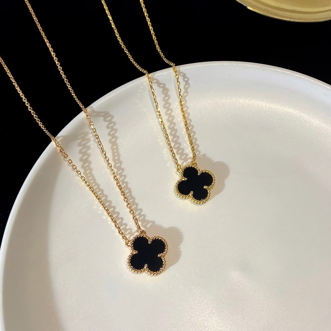 CLOVER 15MM BLACK ONYX SINGLE FLOWER NECKLACE