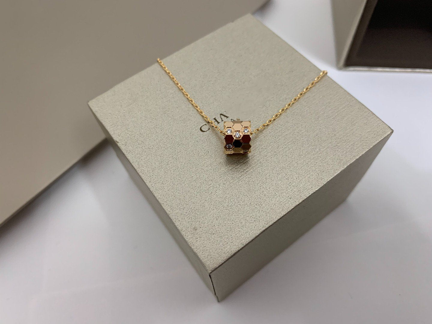 [Rosla Jewelry]BEE LOVE DIAMOND NECKLACE